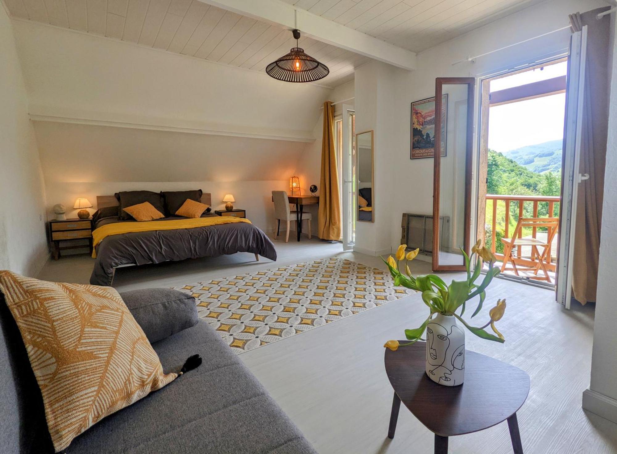 La Bigourdane Grand Gite Confortable & Spa Campan Exterior foto