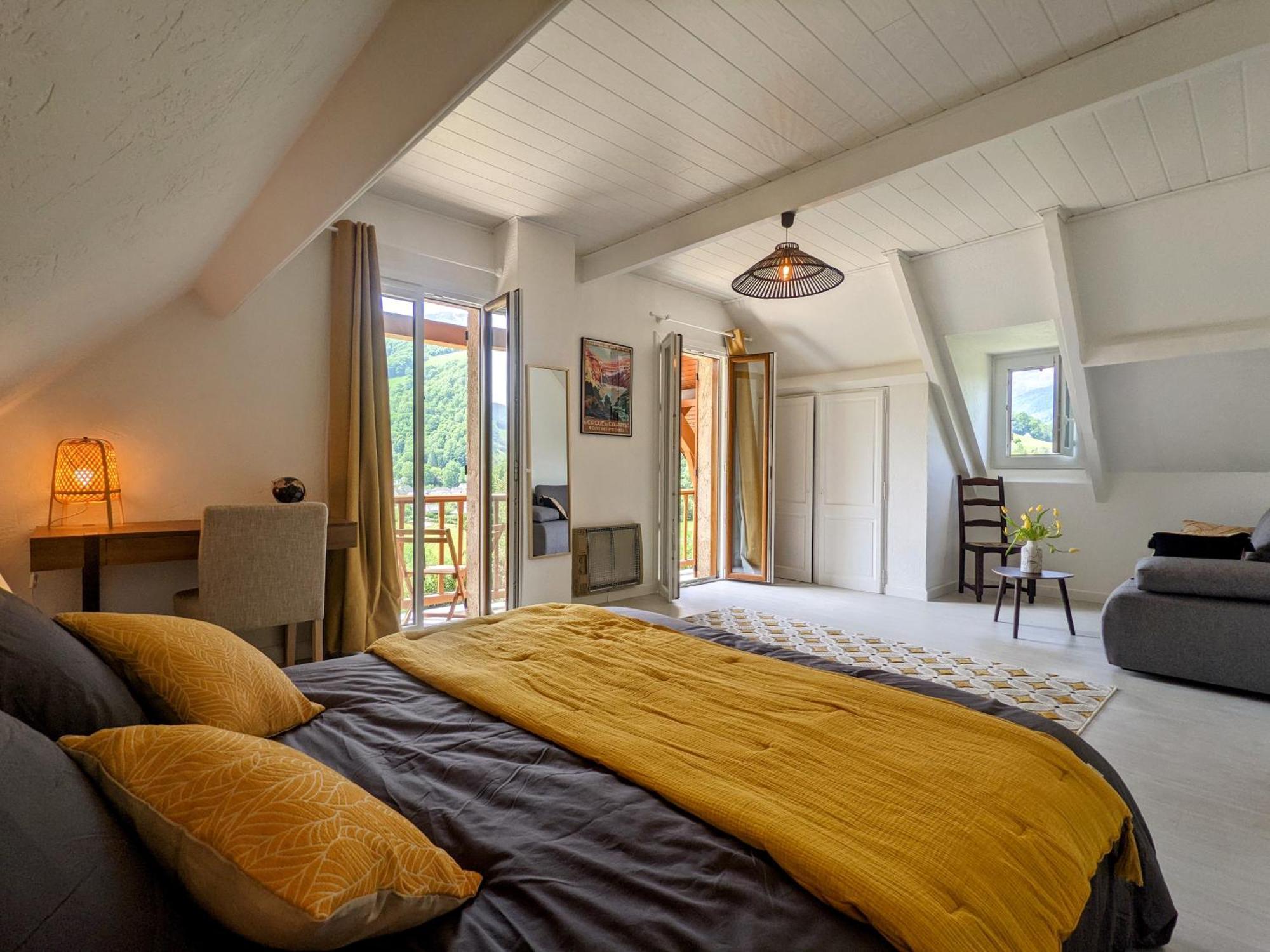 La Bigourdane Grand Gite Confortable & Spa Campan Exterior foto