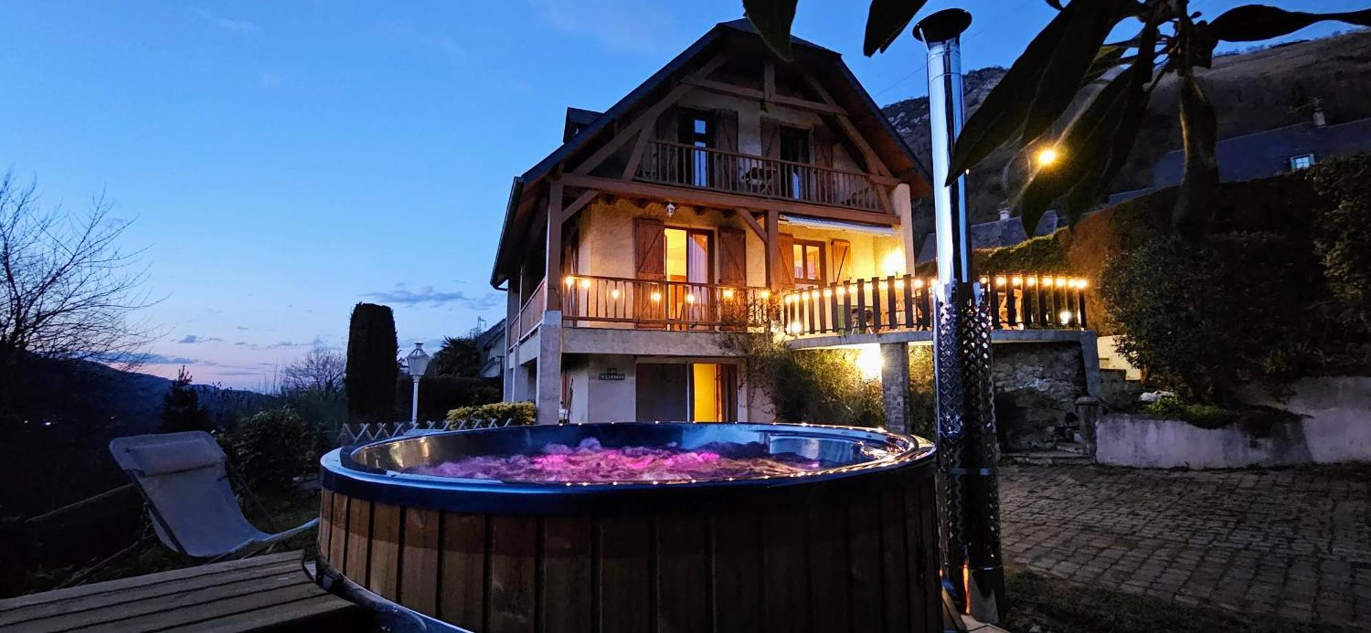La Bigourdane Grand Gite Confortable & Spa Campan Exterior foto