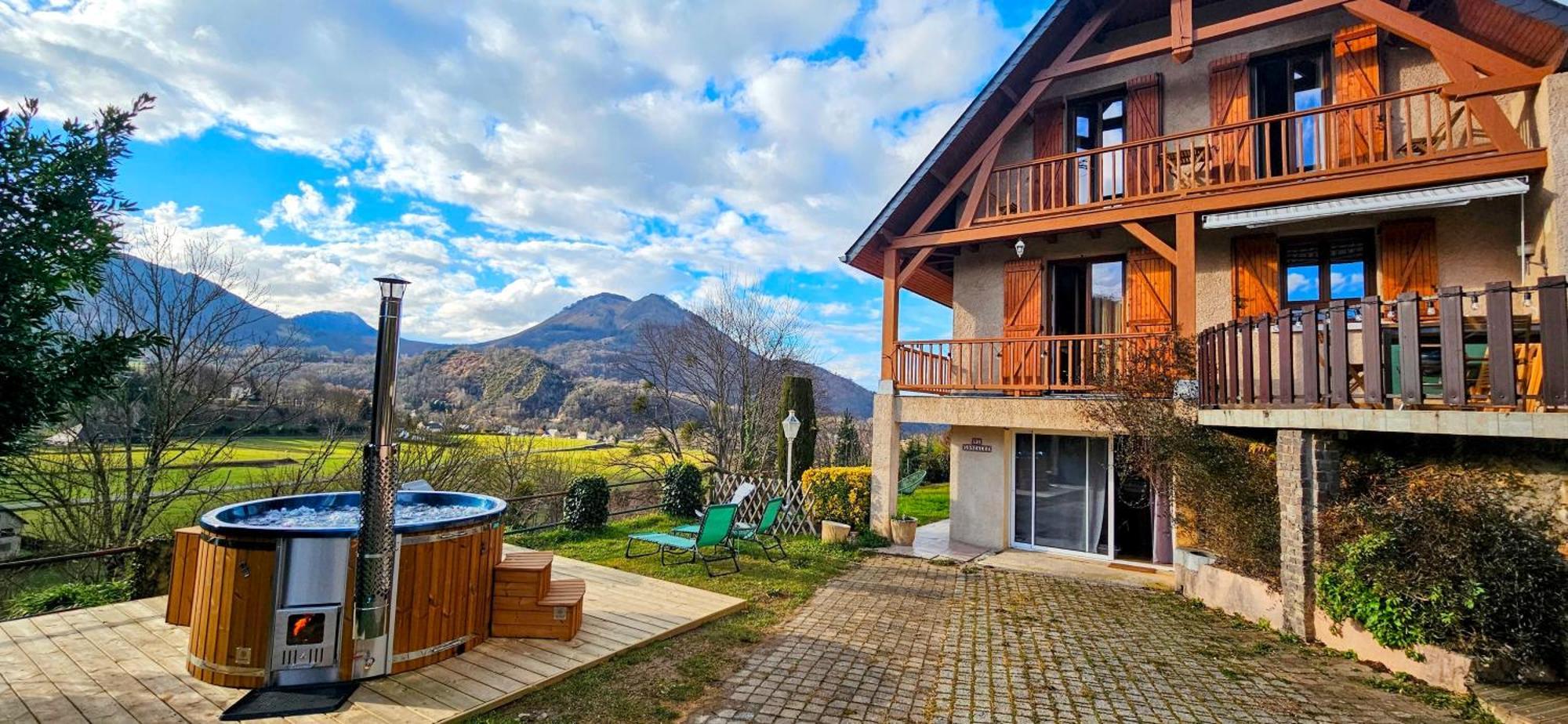 La Bigourdane Grand Gite Confortable & Spa Campan Exterior foto