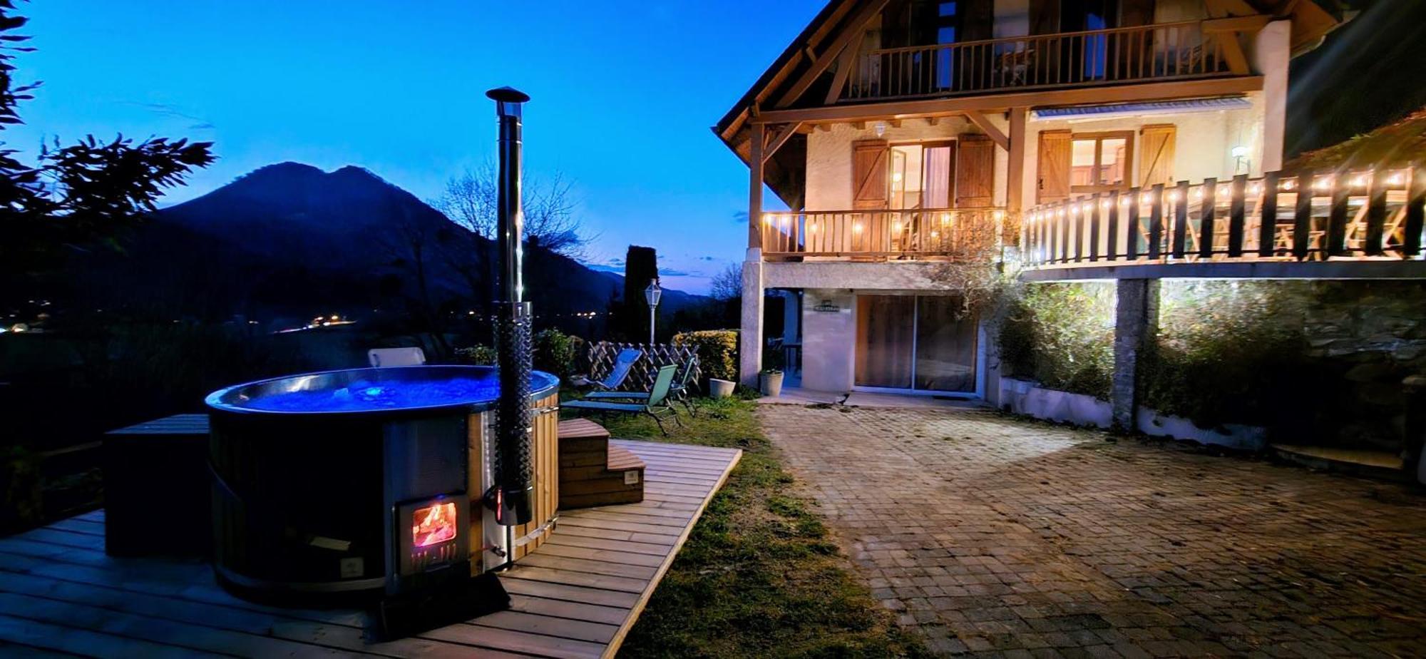 La Bigourdane Grand Gite Confortable & Spa Campan Exterior foto